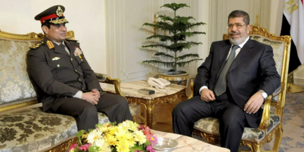 Darbeci Sisi'den ilginç 'Mursi' sözleri! Sözleri pes dedirtti