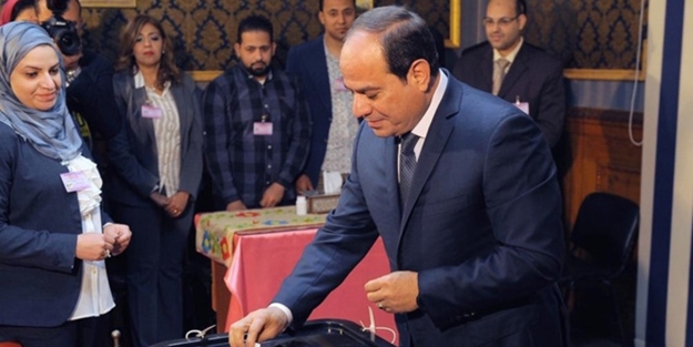 Darbeci Sisi'den skandal karar: 54 milyon seçmene dava açıyor