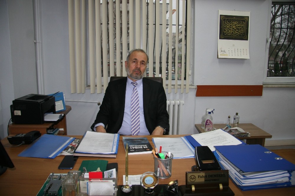 Darbeciler ekmeğinden etti, çorap satarak çocuklarına baktı 
