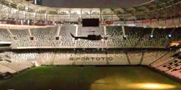 Darbecileri Beşiktaş Arena'ya kadın pilot indirmiş