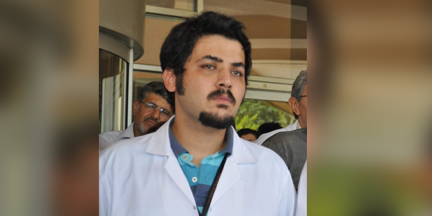 Darbedildiğinde yaygara koparmışlardı! O doktorun 'bıçak parası' skandalı patlak verdi