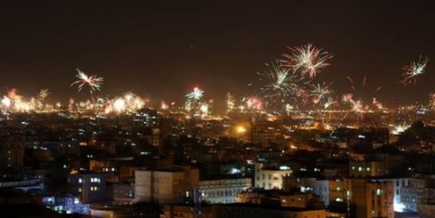 Darbeyi havai fişekle kutladılar