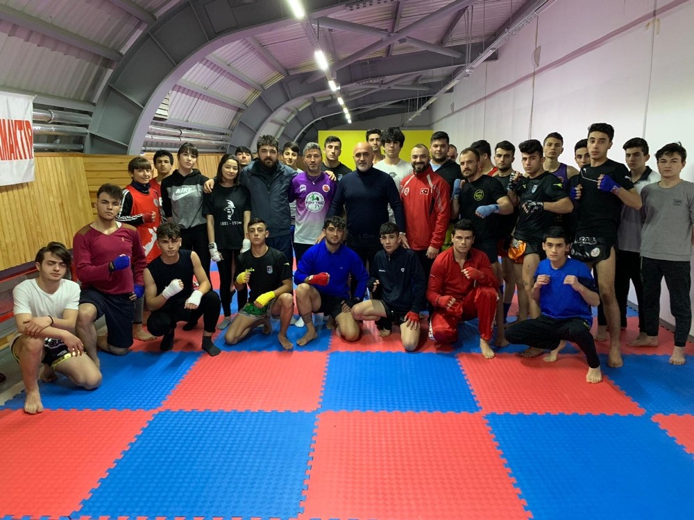 Darıca Belediyesi’nde Muay Thai branşında eğitimler başladı 