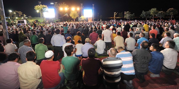 Darıca Kadir Gecesi'ni birlikte kutladı