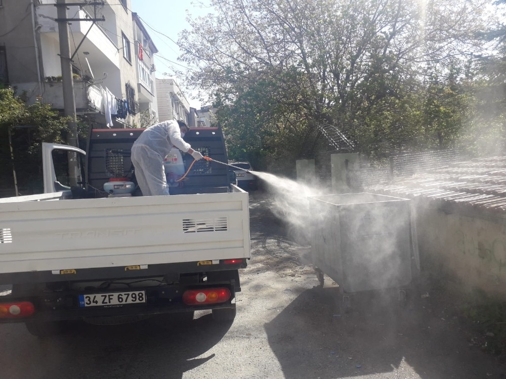 Darıca’da dezenfekte çalışmalarını sürdürüyor 