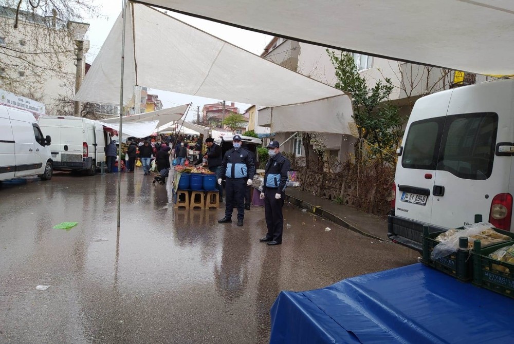 Darıca’da pazarlarda 3 metre kuralına denetim 