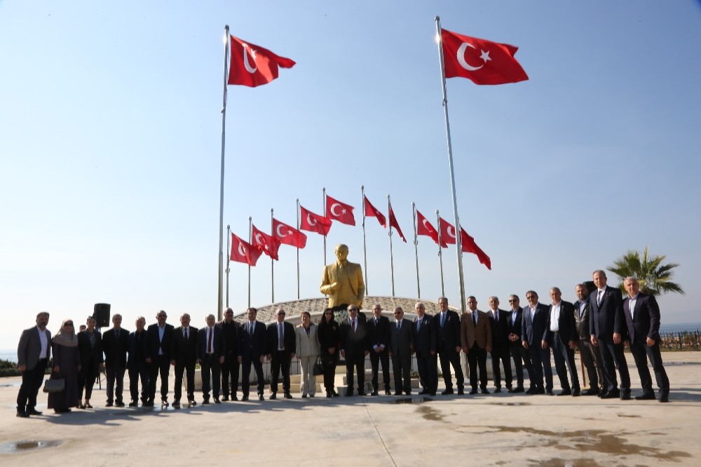 Darıca’da yeni tören alanı açıldı 