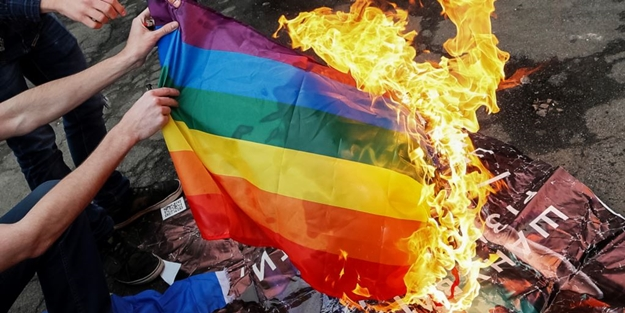 Darısı Müslüman ülkelere: Rusya LGBT yasağını genişletiyor