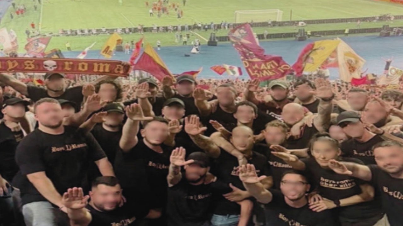 Darısı Siyonist soykırımını meşrulaştıranlara! Nazi selamına futboldan men cezası