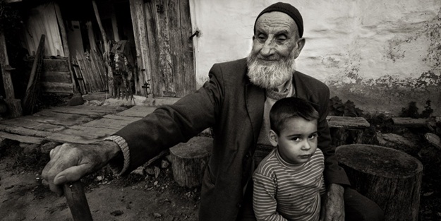 Darülaceze'de torun heyecanı Dede Bana Masal Anlat