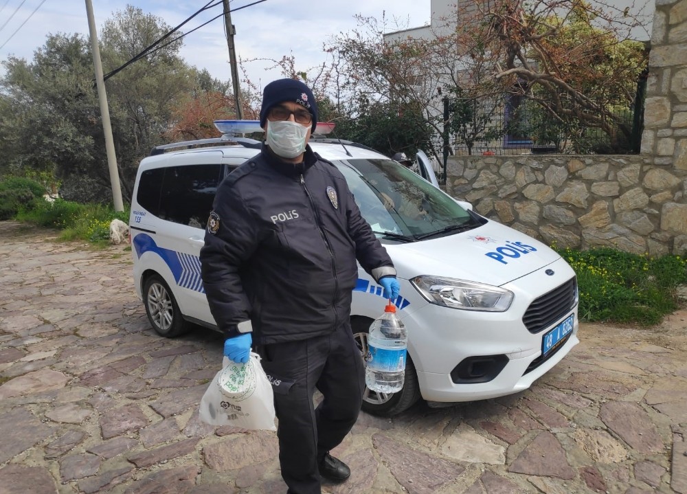 Datça polisi ihtiyaç sahiplerinin yardımına koştu 