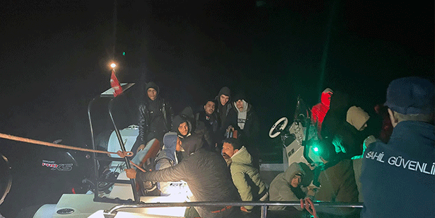Datça’da 16 düzensiz göçmen kurtarıldı