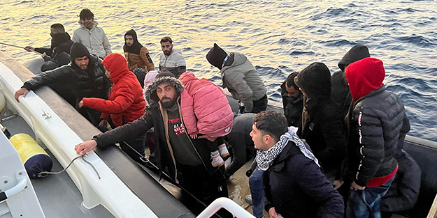 Datça’da 51 düzensiz göçmen kurtarıldı