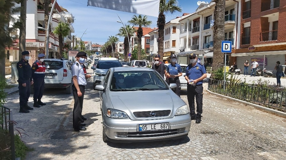 Datça’da yaya ve sürücüler trafik kuralları konusunda bilgilendirildi 