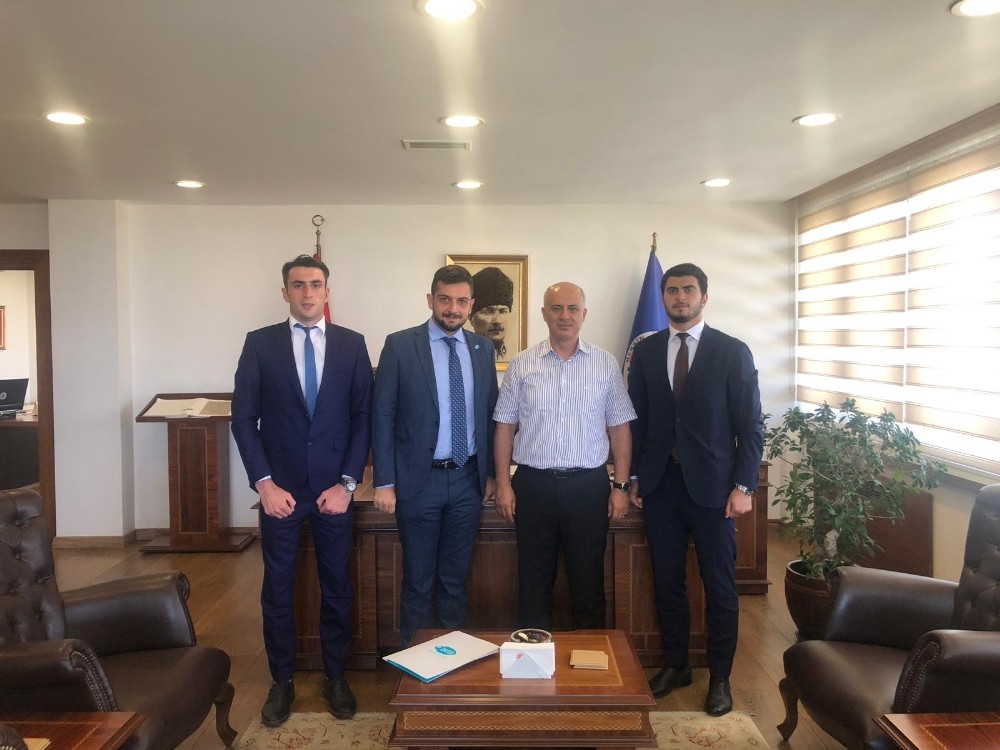 DATÜB Gençlik Kolları Mersin Üniversitesi Rektörü Çamsarı ile görüştü 