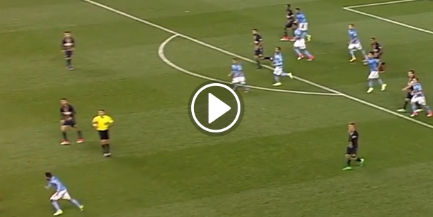 David Villa 50 metreden böyle çaktı!