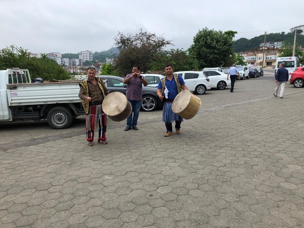 Davul-zurna düğünlerin vazgeçilmezi 