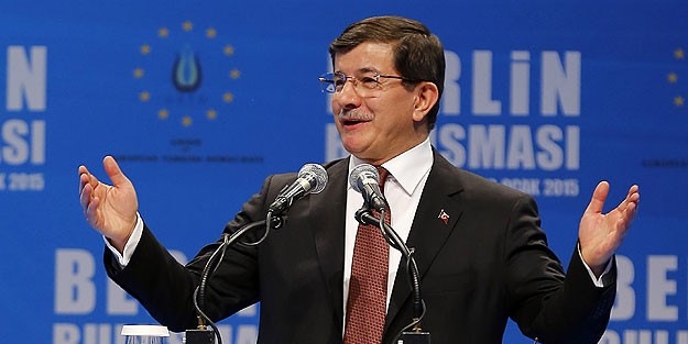 Davutoğlu Almanya'da: Gücümüzü test edemezler