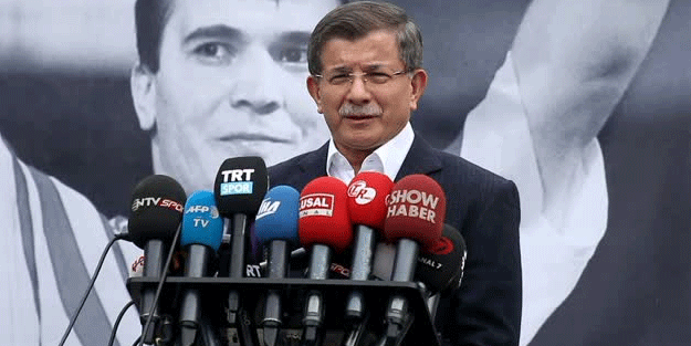 Davutoğlu, Süleymanoğlu'nun cenazesinde açıklamalarda bulundu