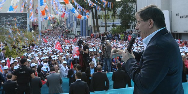 Davutoğlu: Fötr siyasetinden noter siyasetine