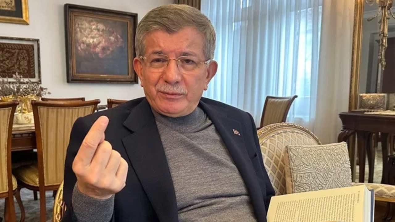 Davutoğlu gelecek göremedi, oylama sonucu tarih oldu… Gelecek Partisi resmen feshedildi