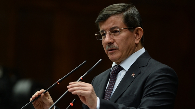 'Gözlerini fal taşı gibi açmış...'