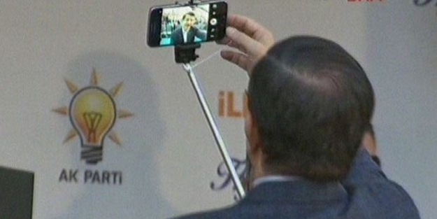 Mitingte selfie sürprizi!