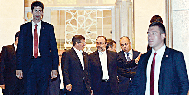 Davutoğlu: Mahzun kardeşlerimizi unutmayalım