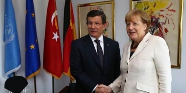 Davutoğlu, Merkel ile görüştü