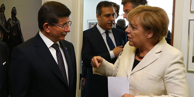 Merkel Davutoğlu'nu da aradı