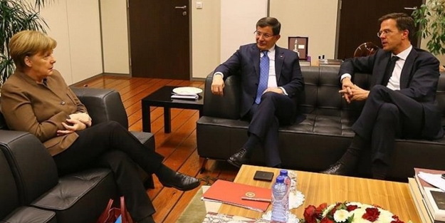 Davutoğlu, Merkel'e pide ısmarladı