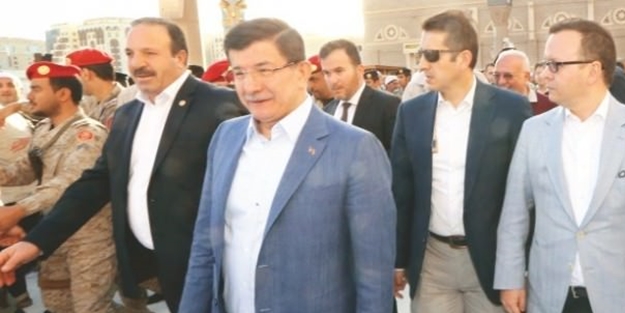 Davutoğlu Mescid-i Nebevi'de