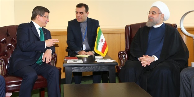Davutoğlu, Ruhani ile görüştü