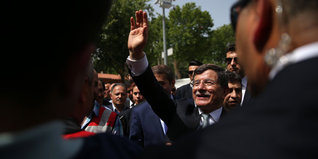 Günü belli oldu! Davutoğlu vekillerle vedalaşacak