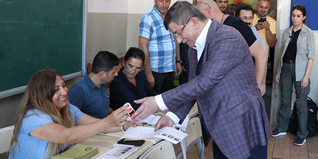 Davutoğlu seçimini yaptı!