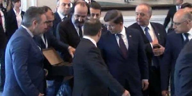 Davutoğlu'nun siyasi hayatında bir ilk