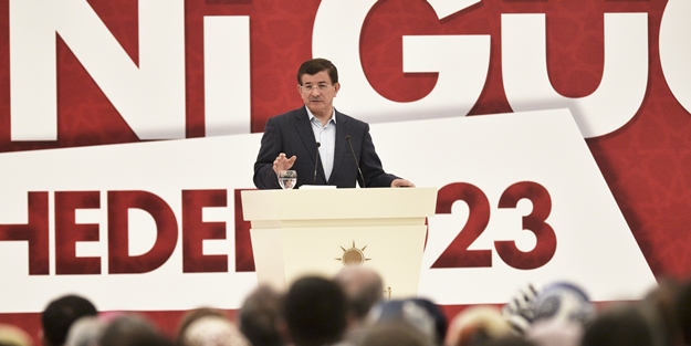 Davutoğlu: Tarhan'ın söylediklerinin altına imzamı atıyorum