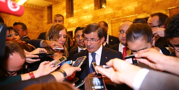 Davutoğlu: Tezkereye hayır diyen IŞİD yanlısı olur