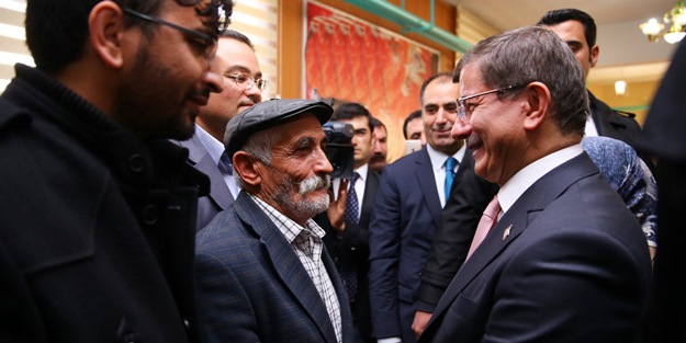 BDP'nin kalesi Tunceli'de Davutoğlu coşkuyla karşılandı