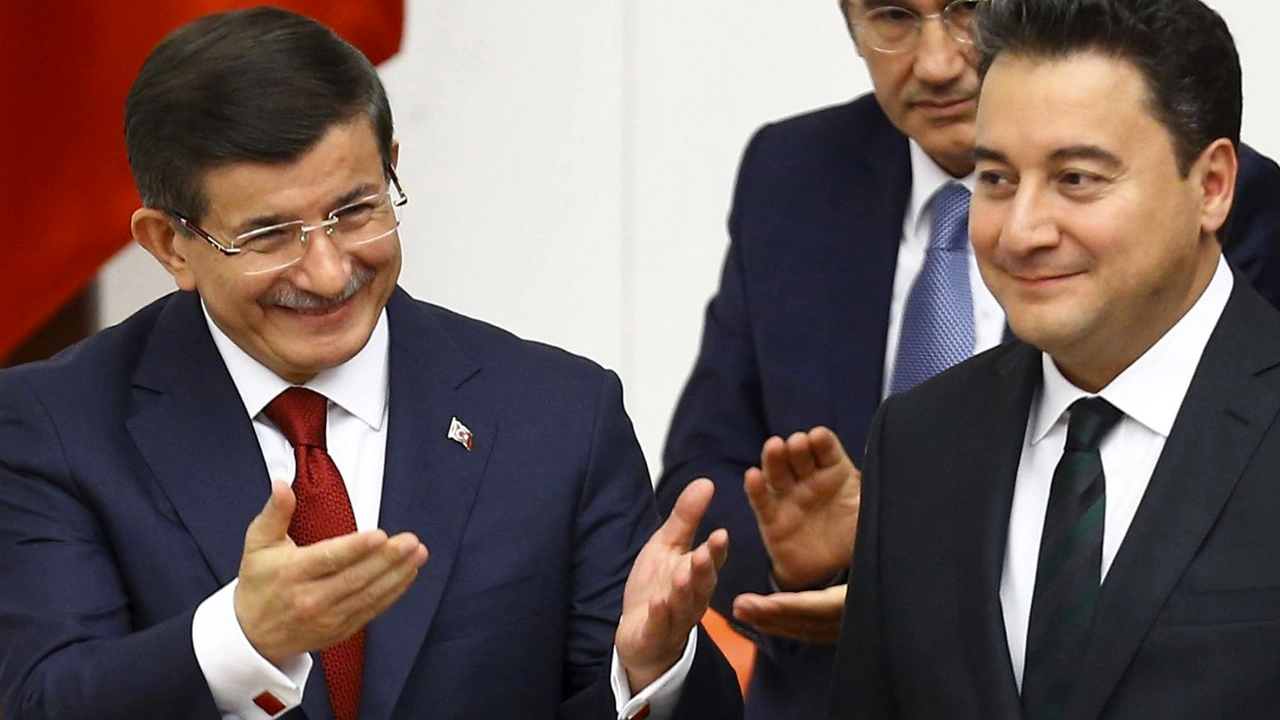 Davutoğlu ve Babacan'a bu utanç yeter! O İslam karşıtından "aferin" aldılar