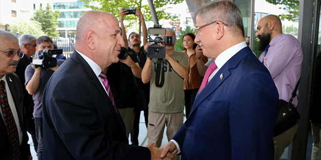 Davutoğlu ve Özdağ buluştu: “Mossad ajanı” ve “şerefsiz” sözleri akıllara geldi