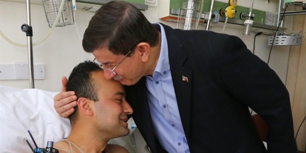 Başbakan'dan yaralı askerlere sürpriz!