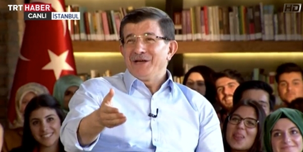 Davutoğlu: Yüzüme bir bakın...