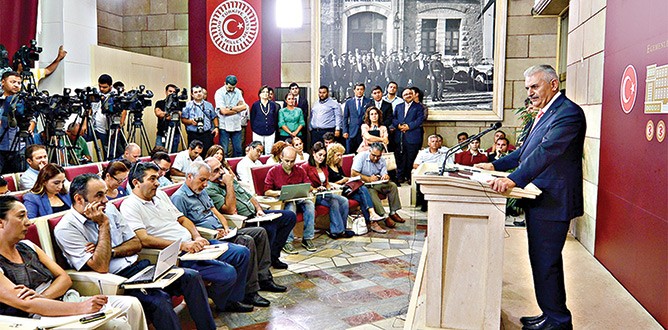 Davutoğlu’na tam destek