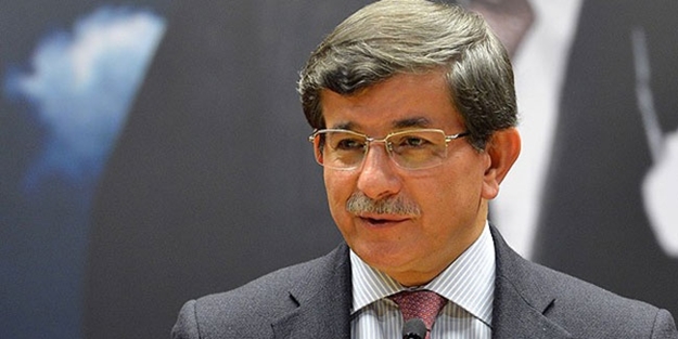 Davutoğlu'ndan Anneler Günü sürprizi