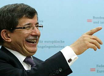 Davutoğlu'ndan kargaları bile güldürecek sözler! Hadi oradan be