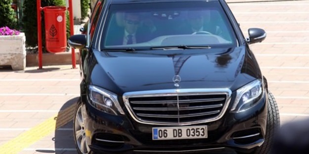 Davutoğlu'nun basını şaşırtan aracı: Bahçeli mi...