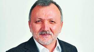 Davutoğlu'nun gazetesinde şok yazı! Ahmet Bey saçını başını yolacak