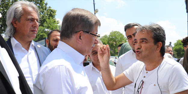 Davutoğlu'nun il başkanı vatandaşa hakaret etti, ortalık karıştı!