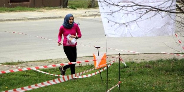 Davutoğlu'nun kızı da yarıştı